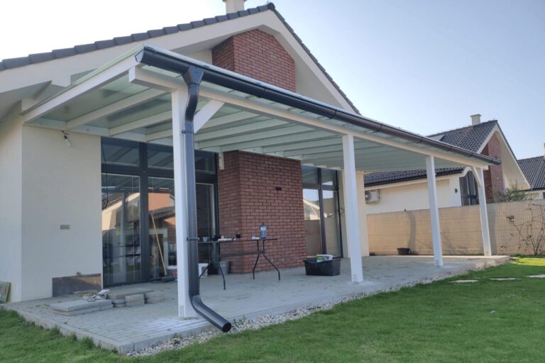 Ukážka našej práce Drevený prístrešok z KVH reziva - Krytina Lexan Solar Control